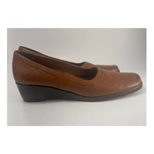Vintage Andiamo wedges brown leather size 9.5, never worn slip on